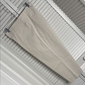 Studio Works Women's Cream Capris